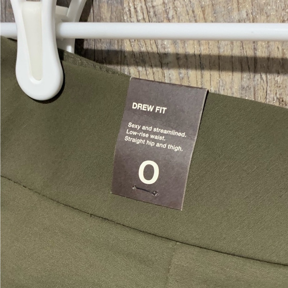 The Limited Drew Fit Shorts Green 0 NWT - Picture 5 of 13